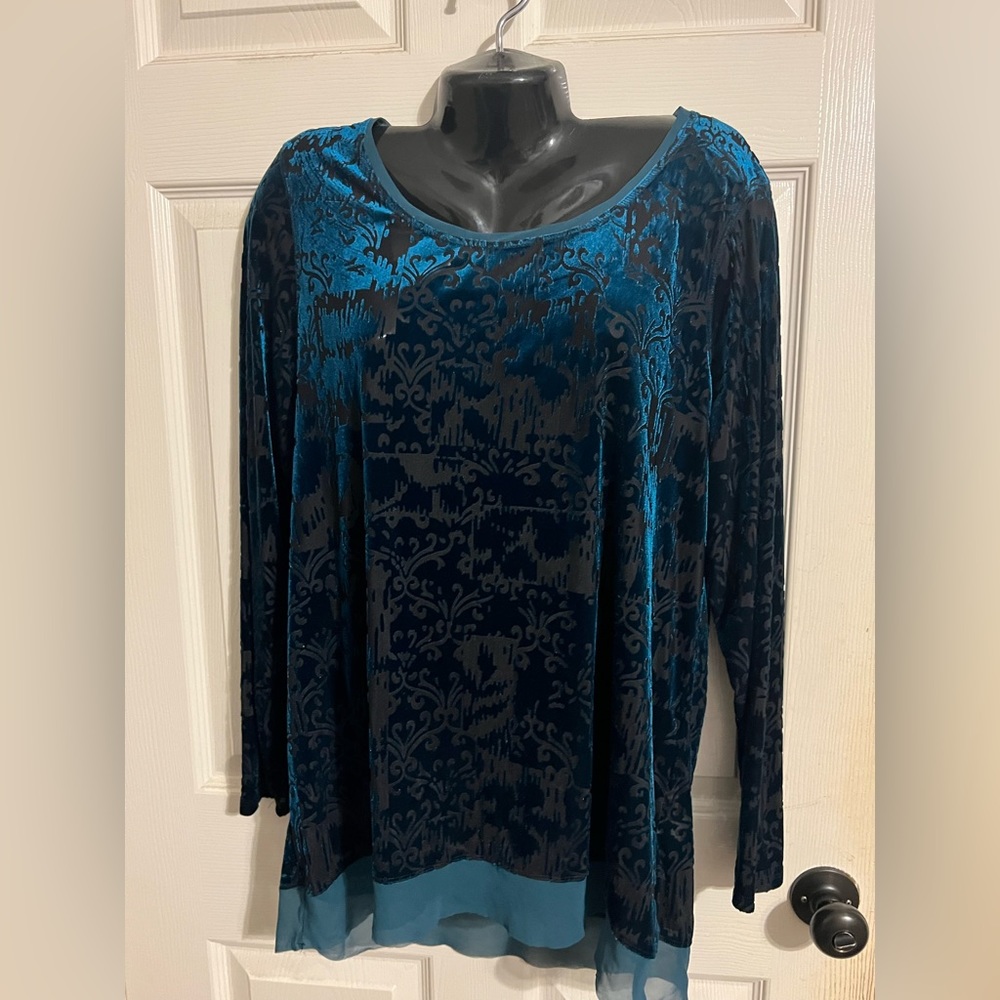 Simply Vera Wang shear blouse.